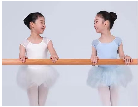 因?yàn)閮?yōu)秀, 所以被仿冒。真正的柏屋長什么樣？