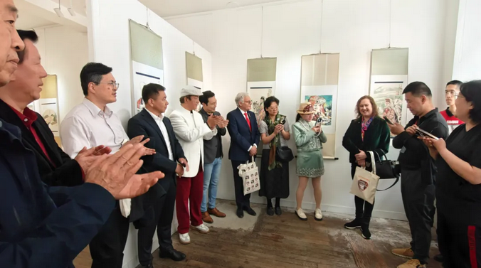 中歐藝術(shù)對(duì)話在巴黎回響：李毅、王淵歐洲巡回畫(huà)展輝映塞納河畔