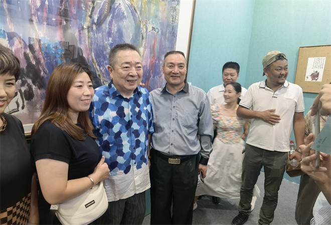 追尋毛體藝術(shù)：翰墨丹青，偉人風(fēng)范 ——記毛體藝術(shù)家賈紅甫