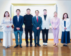 校企媒+國(guó)際直播，構(gòu)建中醫(yī)藥國(guó)際文化多語(yǔ)種傳播